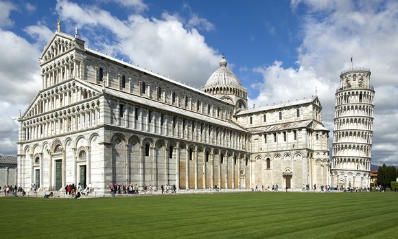 piazza miracoli torre Pisa580