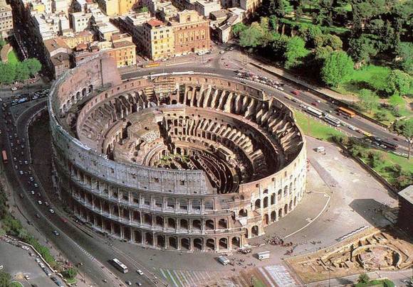 veduta-elicottero-colosseo580